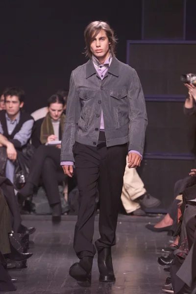 Look 19